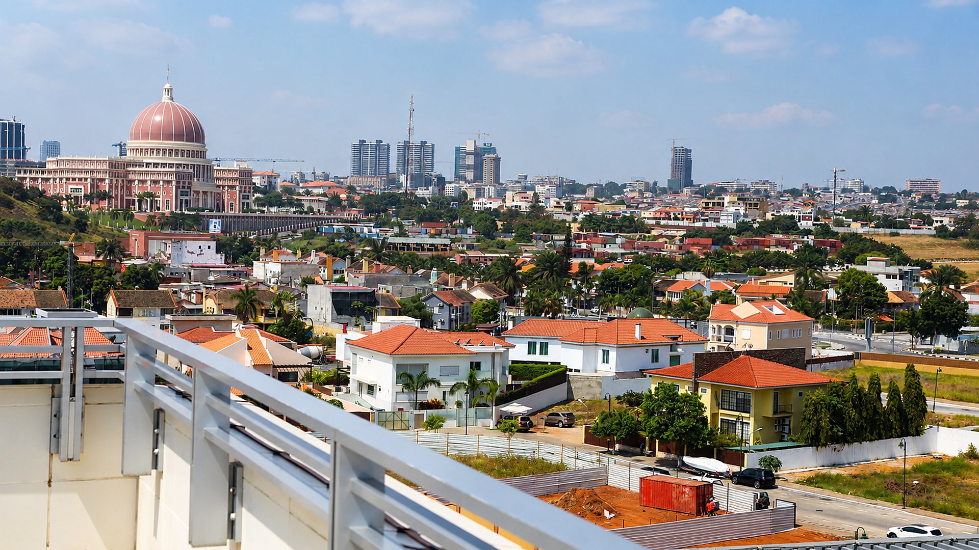 vista panoramica de Luanda com a Assembleia Nacional ao fundo